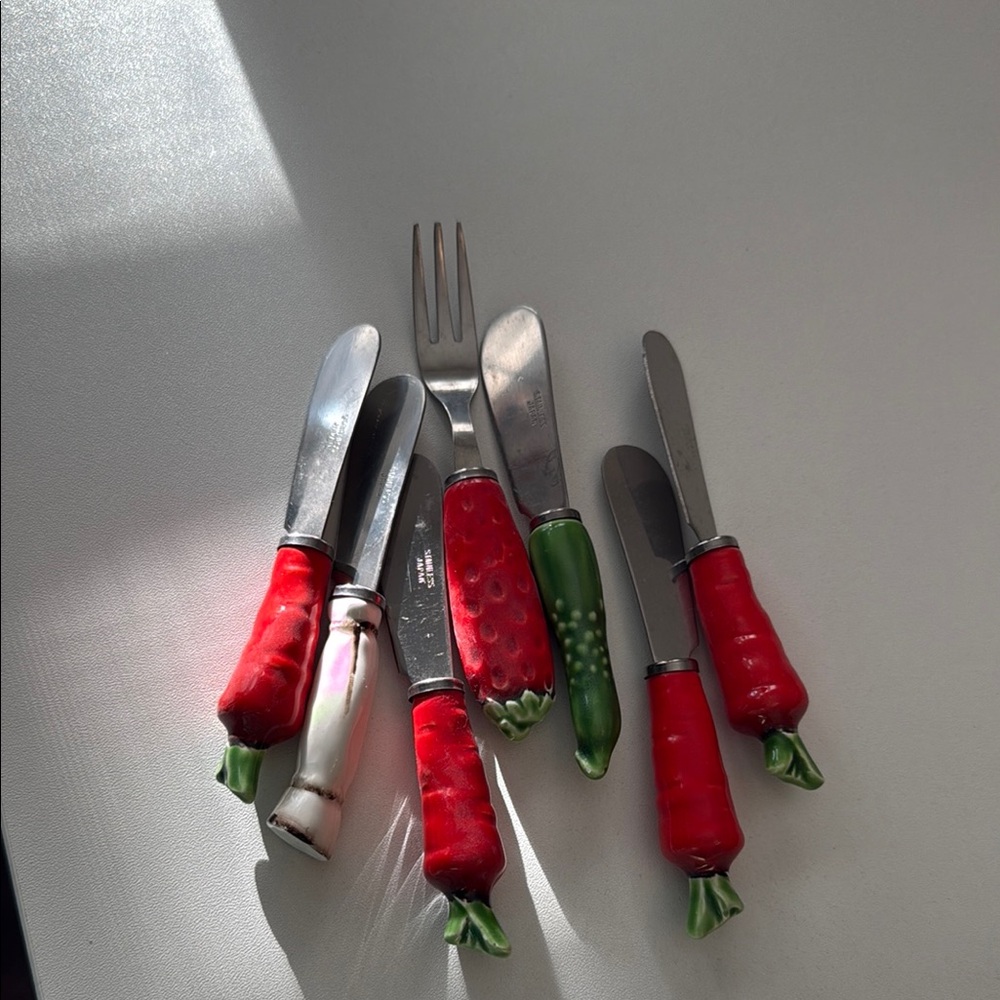 Colorful Vegetable Handle Cheese Cutlery Set of 7
